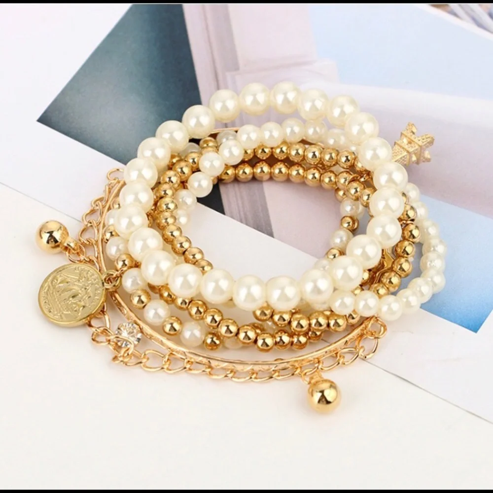 GOLD BANGLE BRACELET - Picture 1 of 4